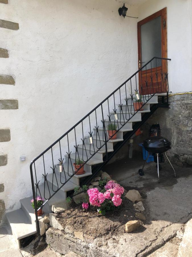 Home Holidays Crasciana, Con Terrazza Vista Sulle Alpi Apuane. Exterior photo