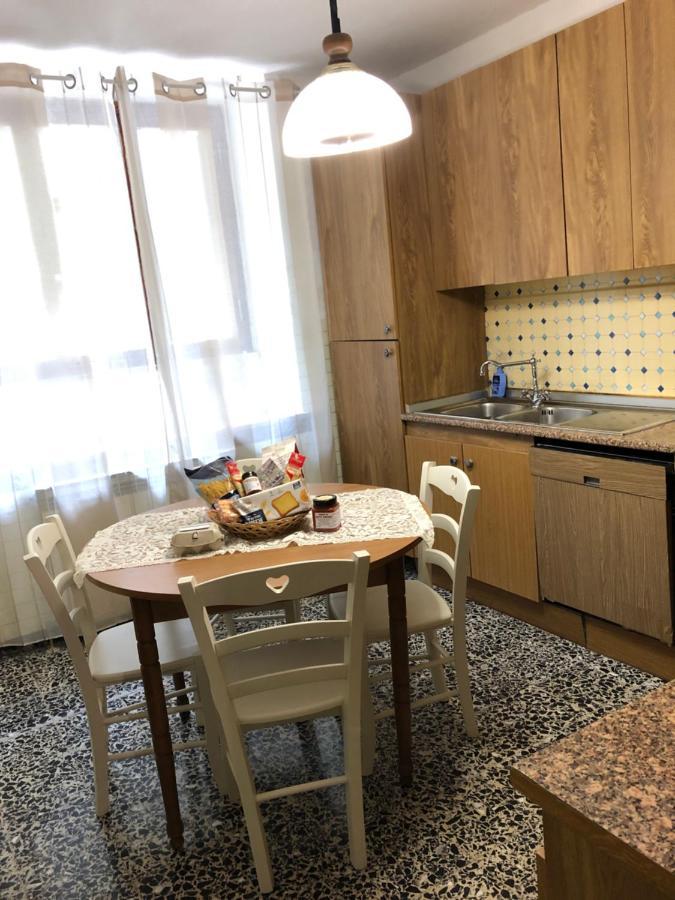 Home Holidays Crasciana, Con Terrazza Vista Sulle Alpi Apuane. Exterior photo