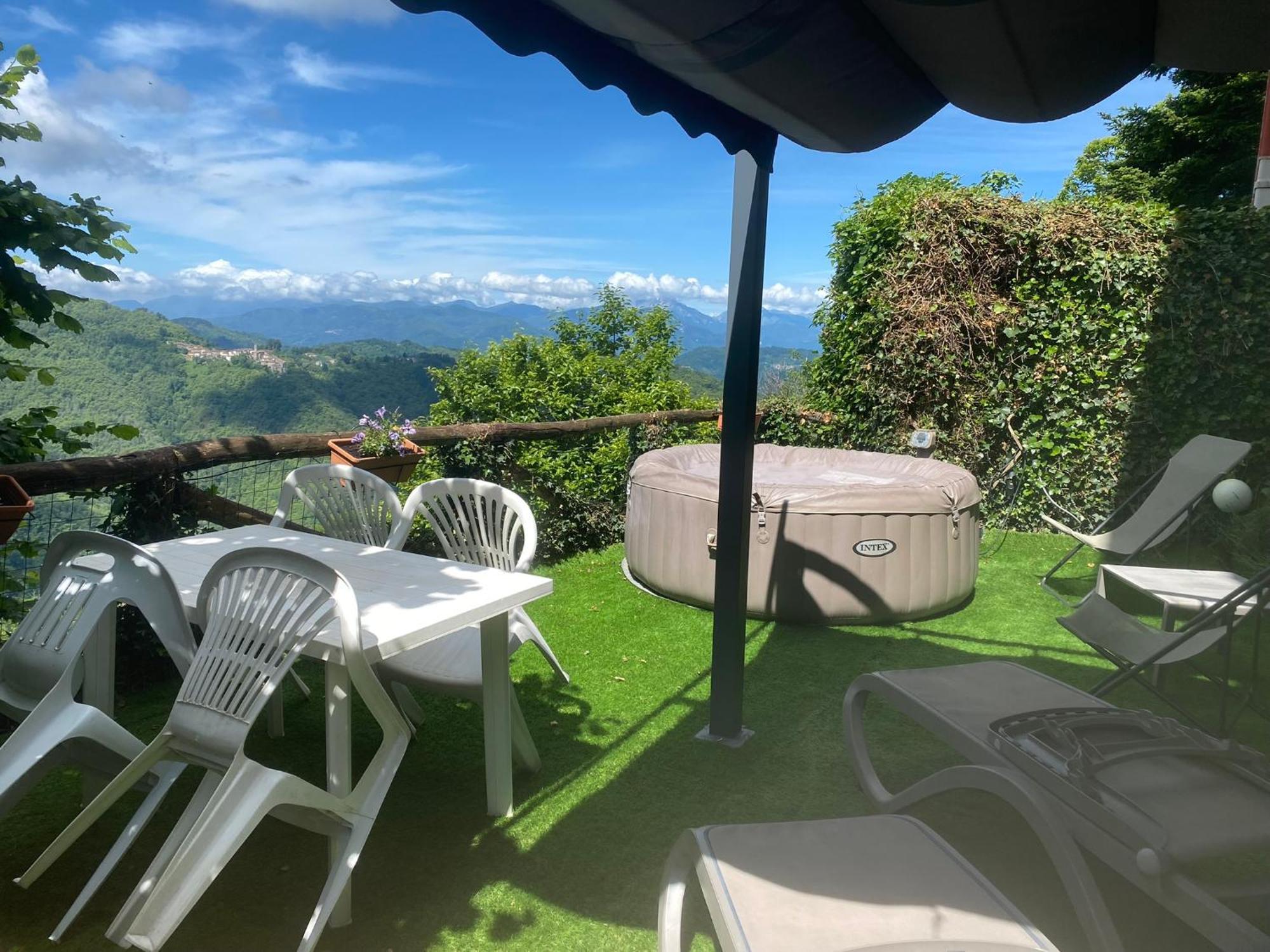 Home Holidays Crasciana, Con Terrazza Vista Sulle Alpi Apuane. Exterior photo